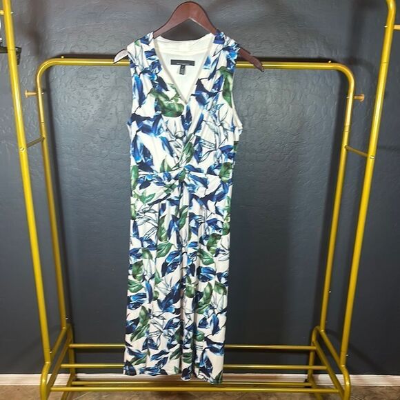 White House Black Market Dresses & Skirts - White House Black Market Floral Dress